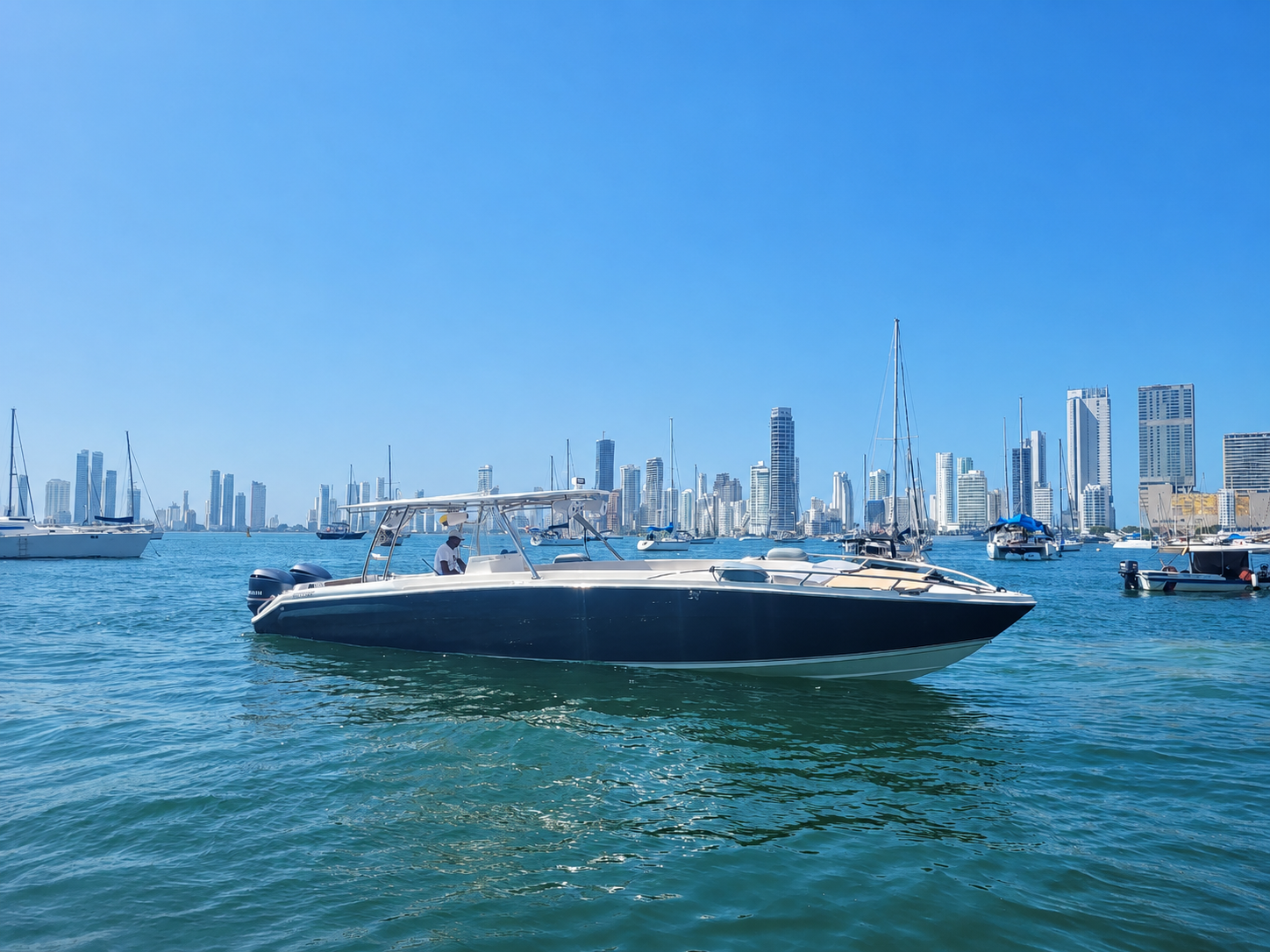 Lateral con el skyline de Cartagena