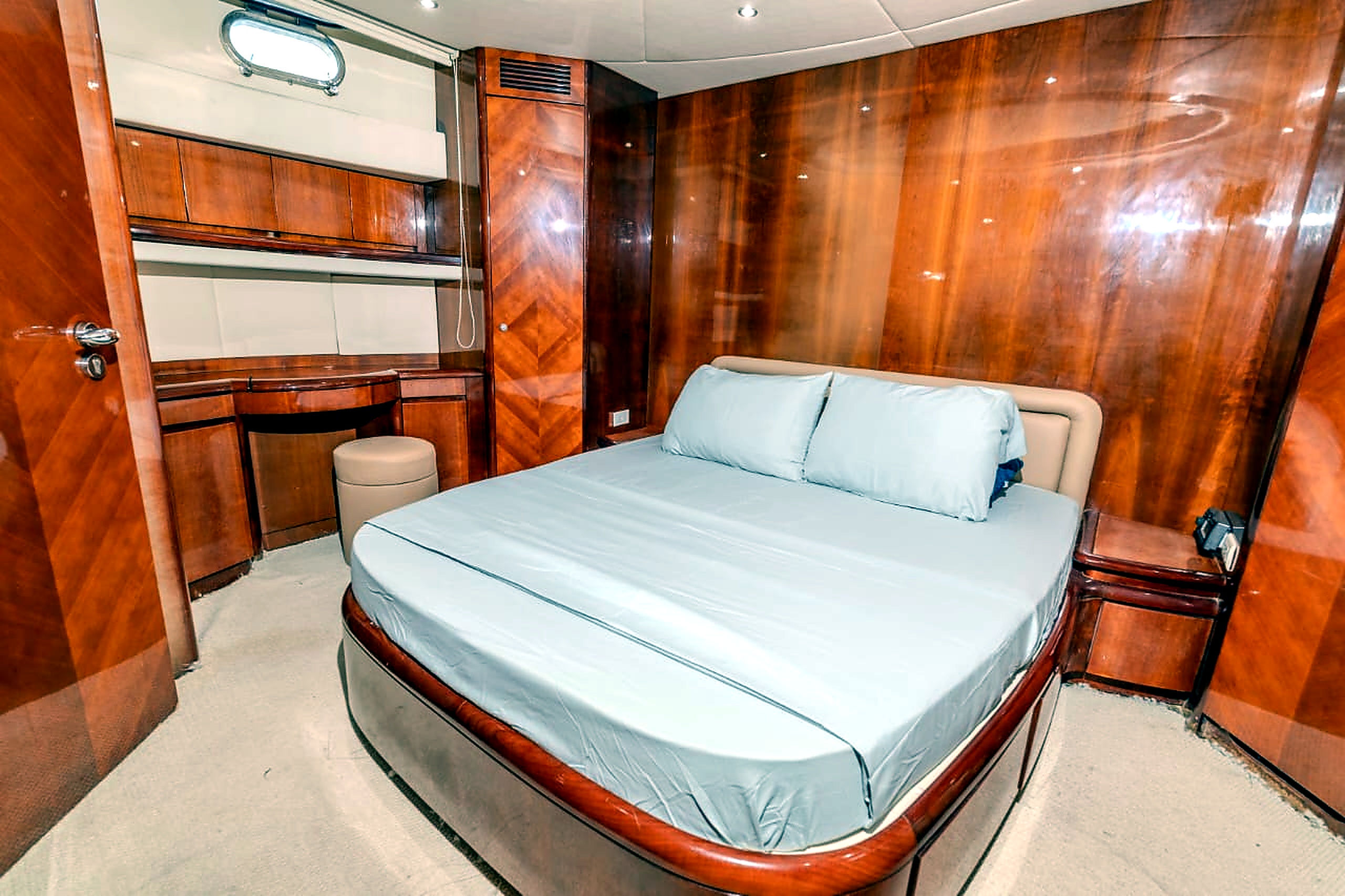 Cabina master — vista alterna