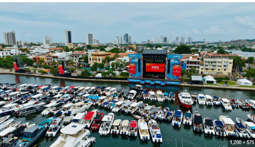 Vista aérea de Cartagena y la Bahía de las Ánimas durante el Festival Náutico
